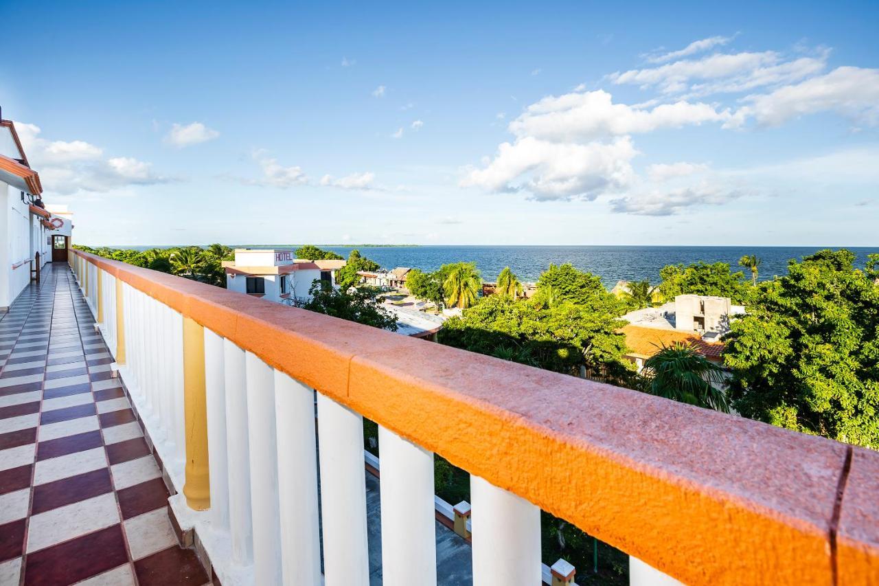 Capital O Oxtankah,Chetumal Bay Hotel Calderitas Buitenkant foto