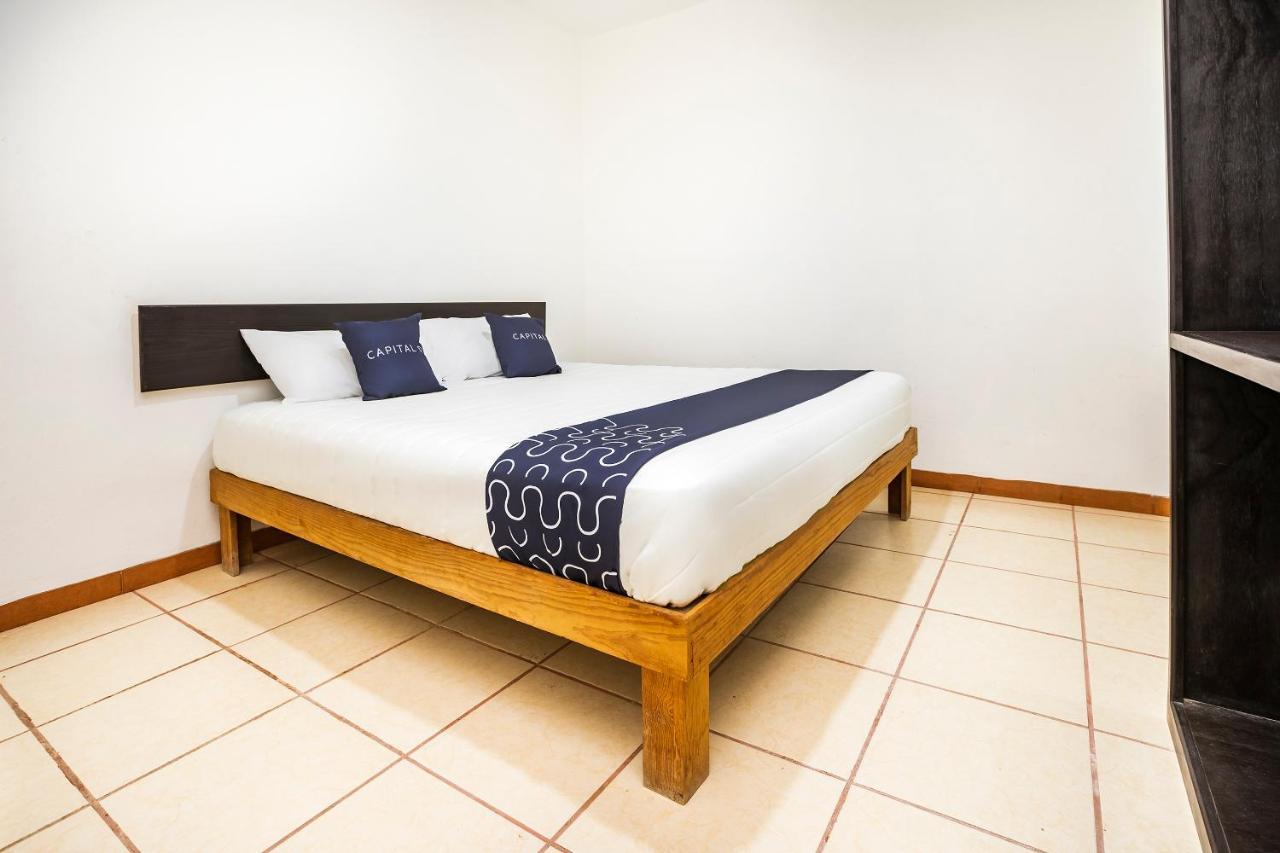 Capital O Oxtankah,Chetumal Bay Hotel Calderitas Buitenkant foto